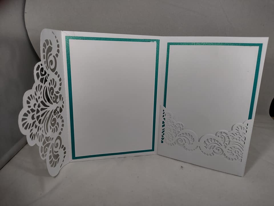 Tri Fold Lace White